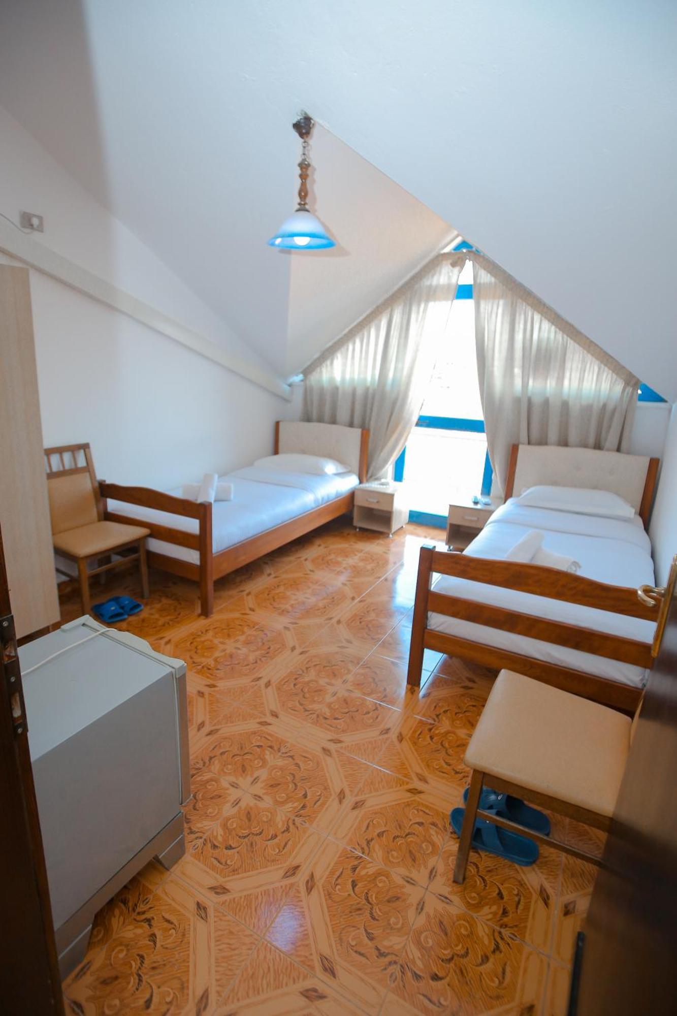 Hotel Ambasador Bahçallëk Zewnętrze zdjęcie