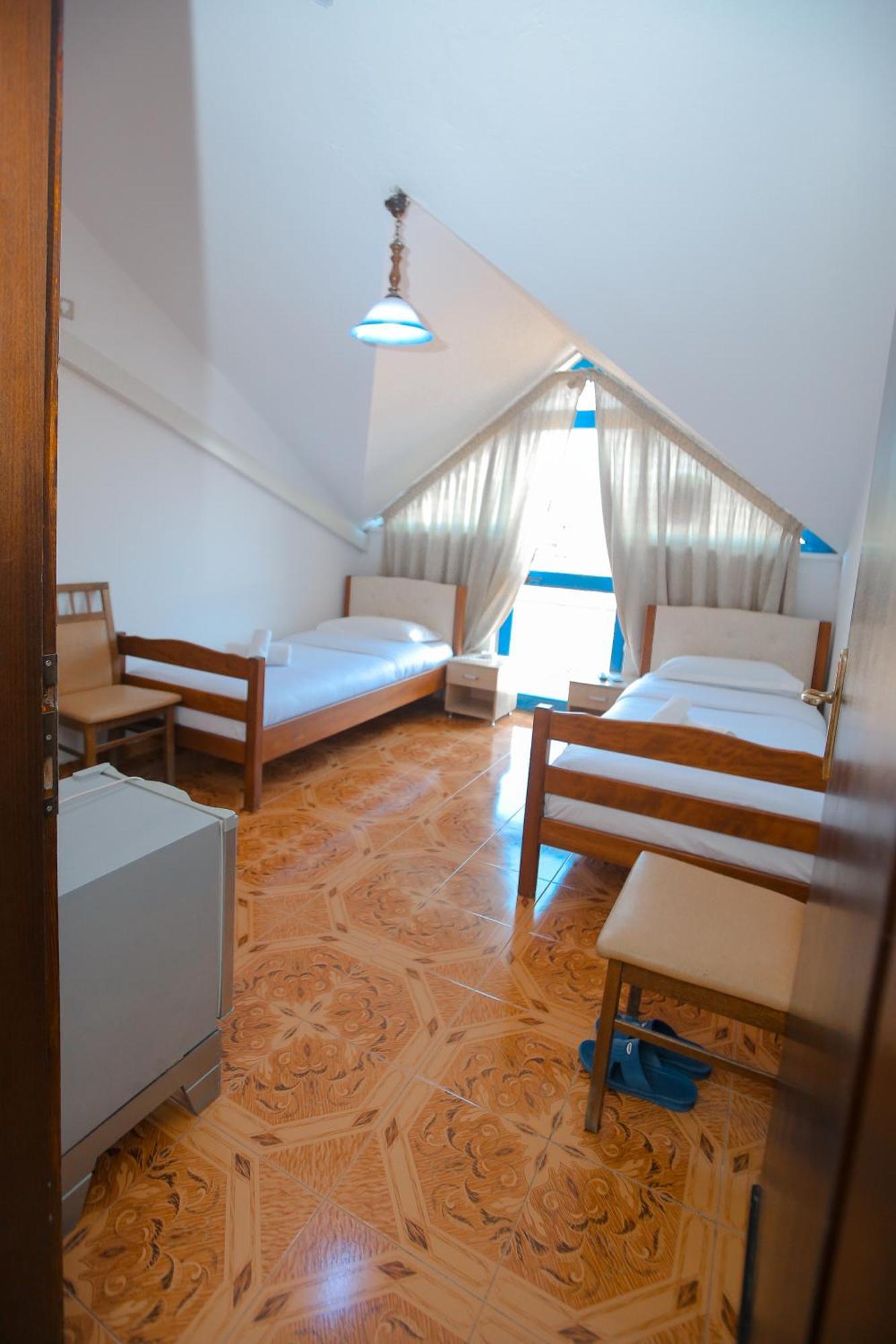 Hotel Ambasador Bahçallëk Zewnętrze zdjęcie
