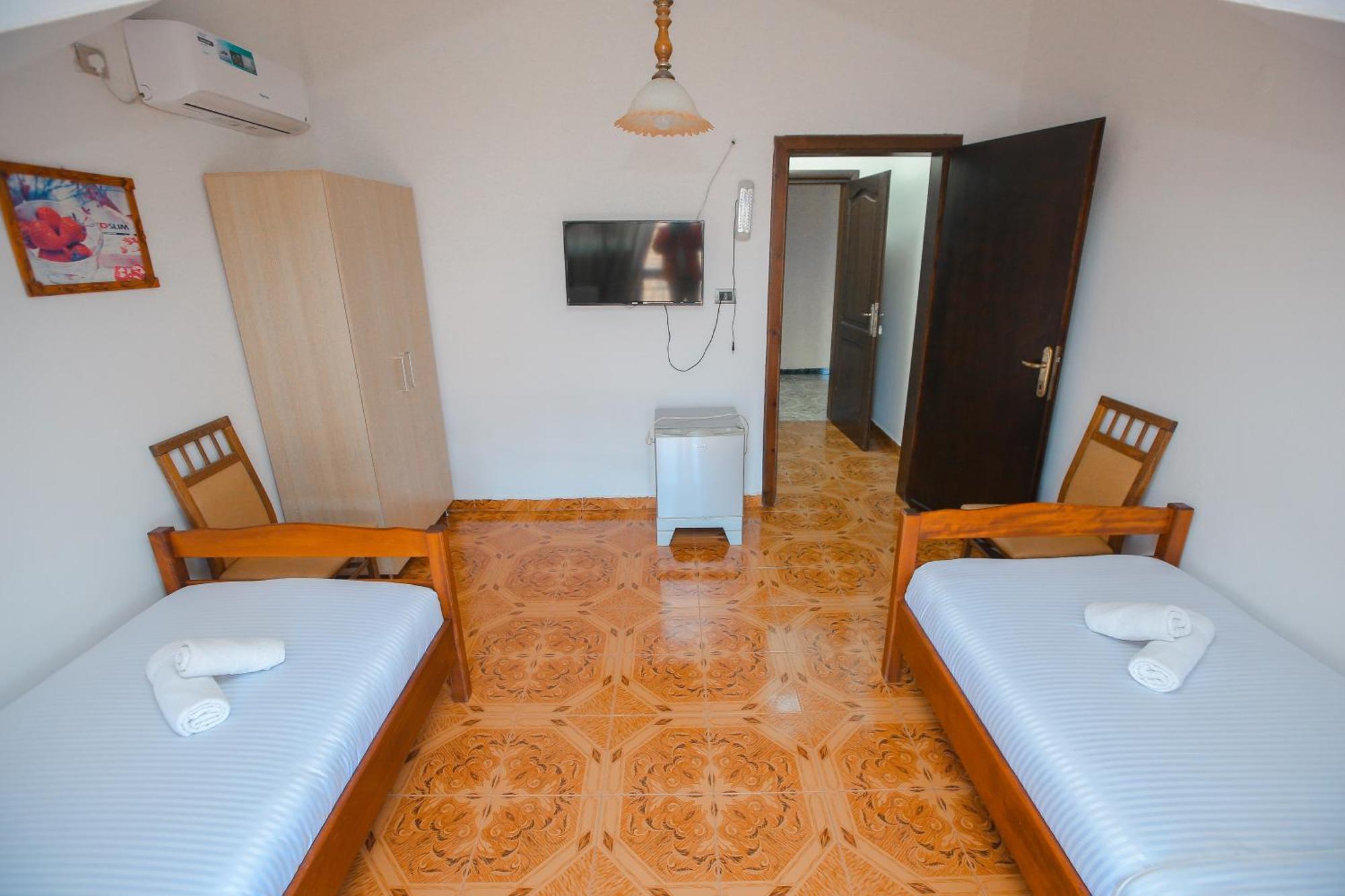 Hotel Ambasador Bahçallëk Zewnętrze zdjęcie