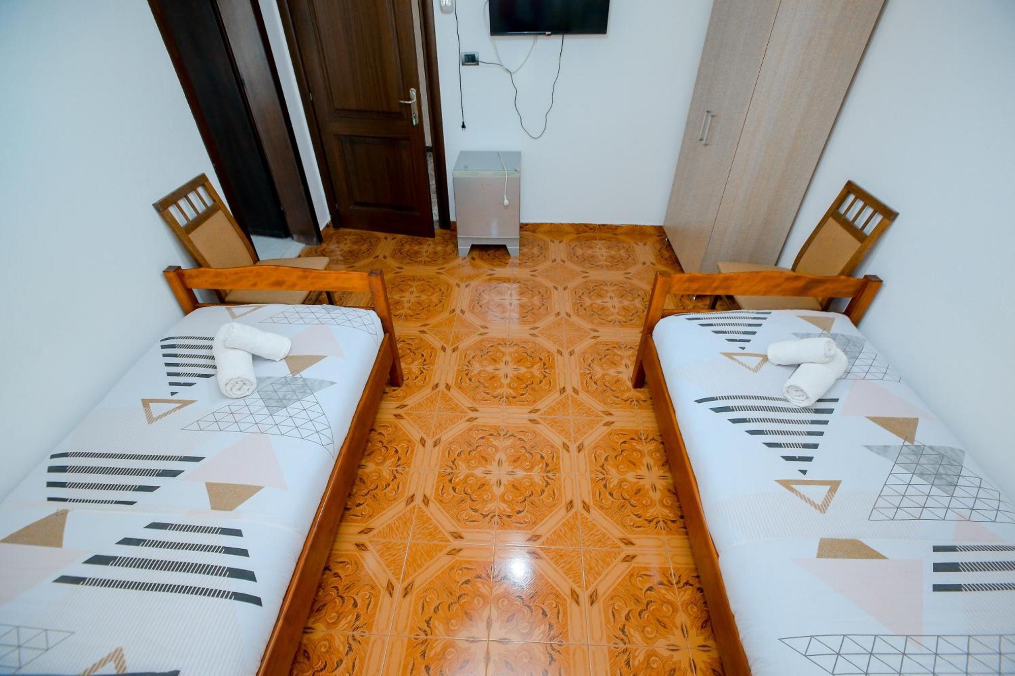 Hotel Ambasador Bahçallëk Zewnętrze zdjęcie