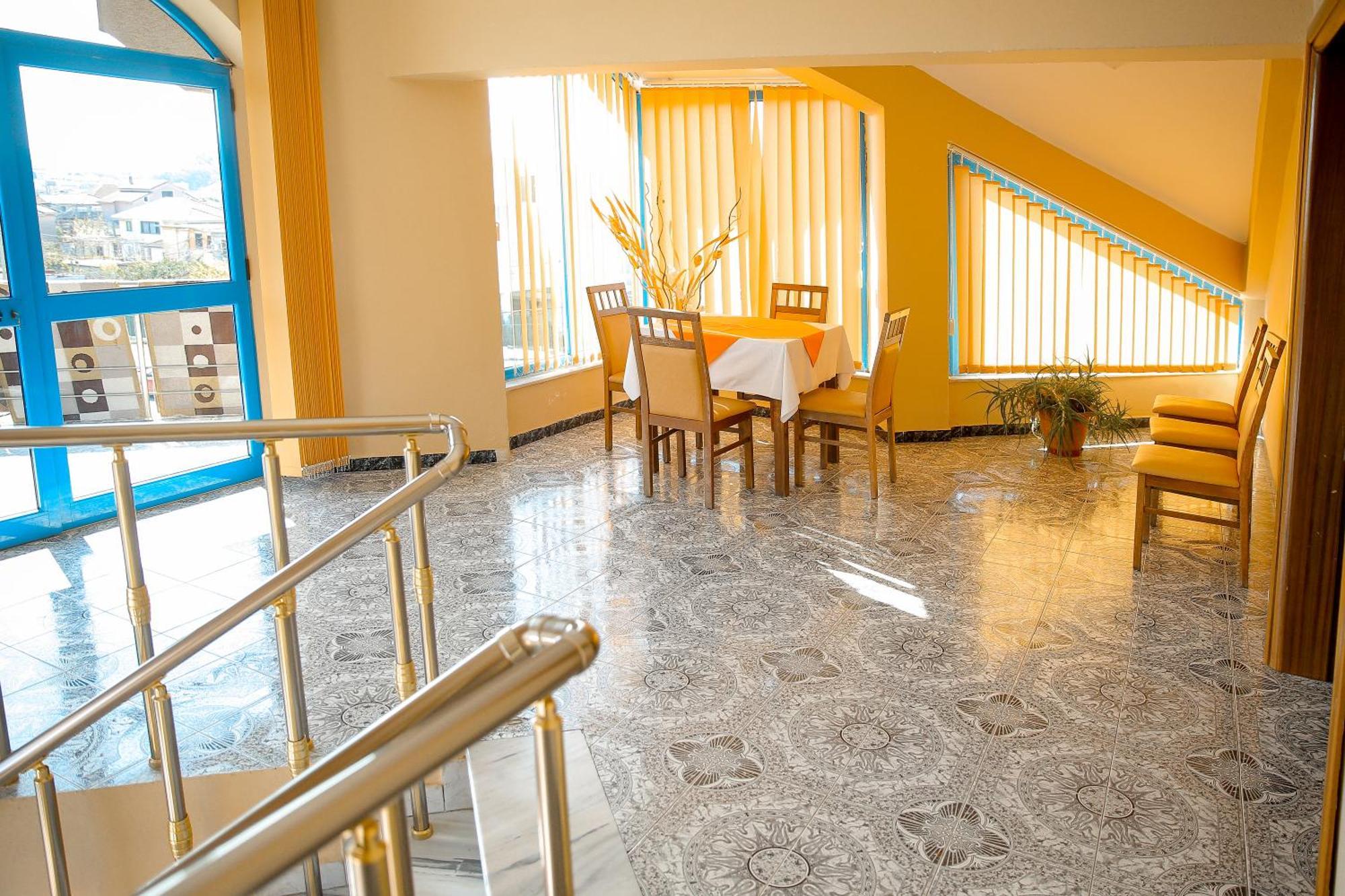 Hotel Ambasador Bahçallëk Zewnętrze zdjęcie