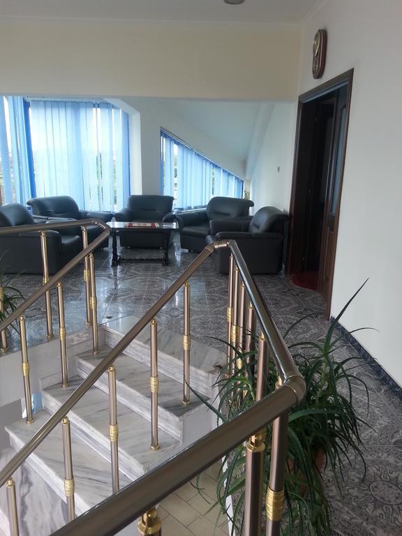 Hotel Ambasador Bahçallëk Zewnętrze zdjęcie